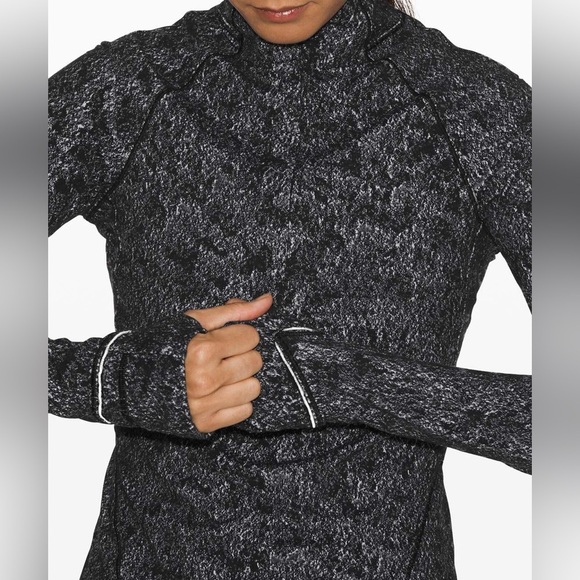 LULULEMON | Outrun the Elements 1/2 Zipper - Picture 5 of 16